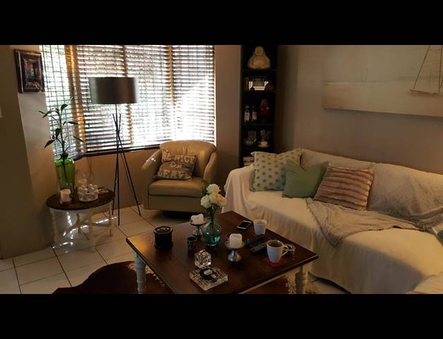 2 BEDROOM SECTIONAL TITLE SOLD IN SHERWOOD